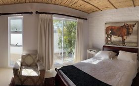 De La Fontaine Guest Cottage And Pool View Luxury Suite